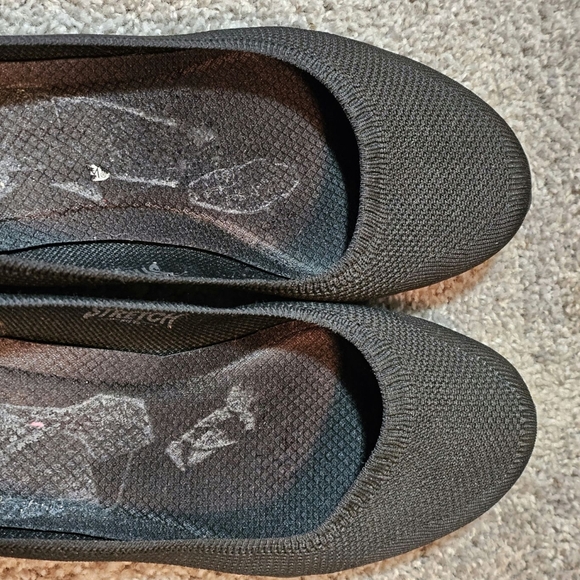 Wide Width Skechers Microburst Black Slip-On Flats (Size 8.5 W) - Picture 11 of 12